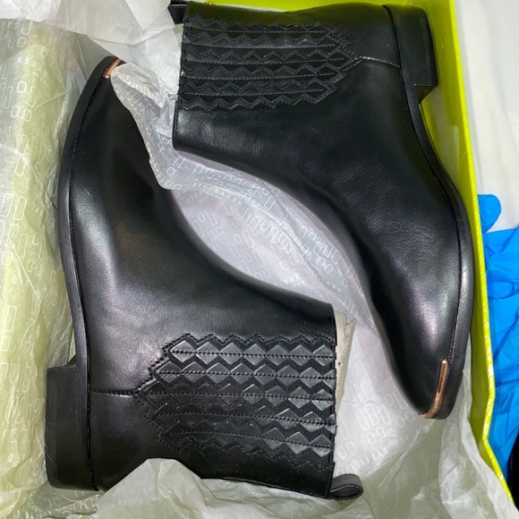 Ted Baker Leather Liveca Chelsea Boots - Picture 4 of 6